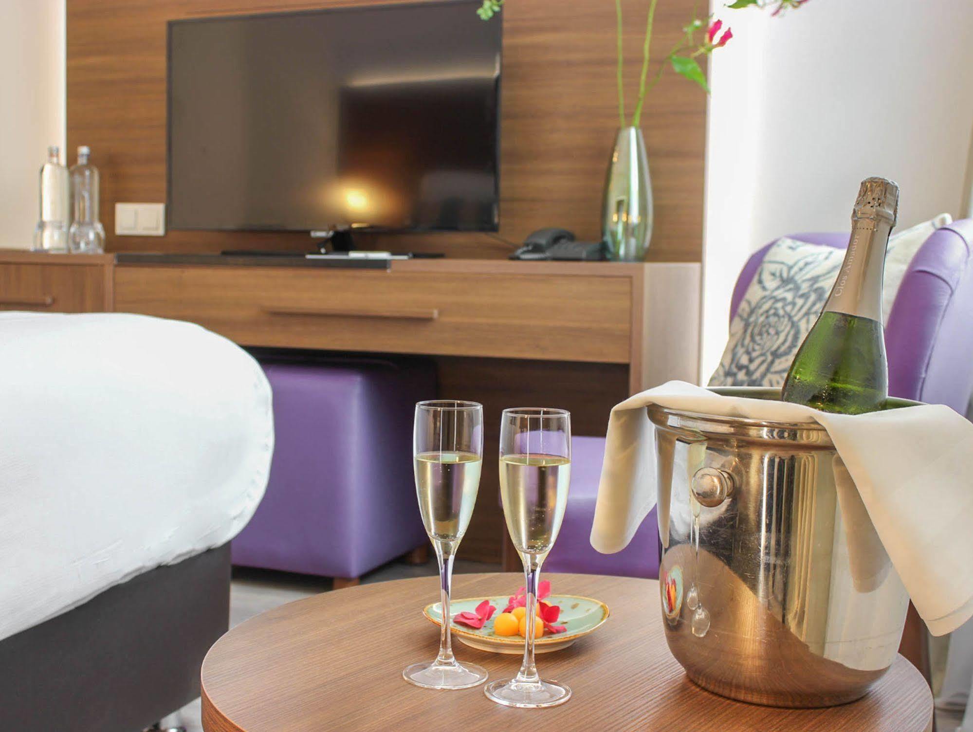 A-Hotel Oosterhout オーステルハウト エクステリア 写真
